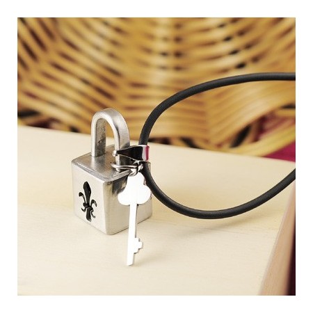 Fashion Lock Titanium Necklace Pendant