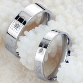 High Quality Titanium Ring For Lovers With Rhinestone