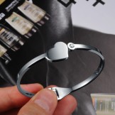 Well-known for Its Fine Quality Female Sweetheart Titanium Bangle 