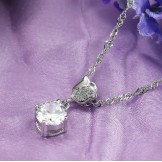 The Queen of Quality Female Rose Shape Platinum Plating Titanium Necklace With Rhinestone