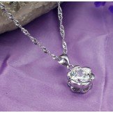Stable Quality Female Rose Shape Platinum Plating Titanium Necklace 