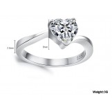 The Queen of Quality Female Sweetheart Platinum Plating Titanium Ring With Rhinestone